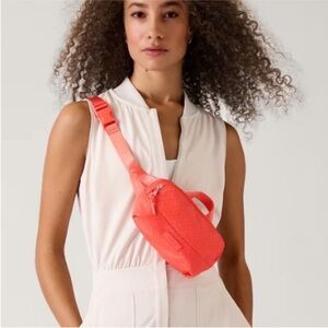 Athleta Excursion Mini Belt Bag, Orange